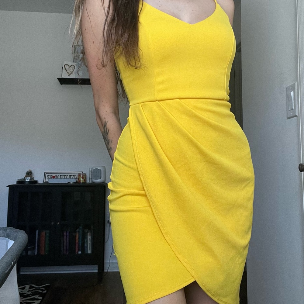 Lulu’s yellow dress